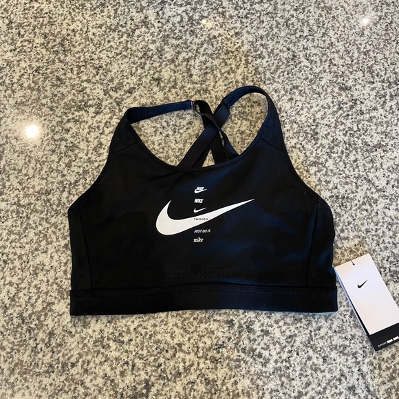 Nike Tops - NEW Nike sports bra